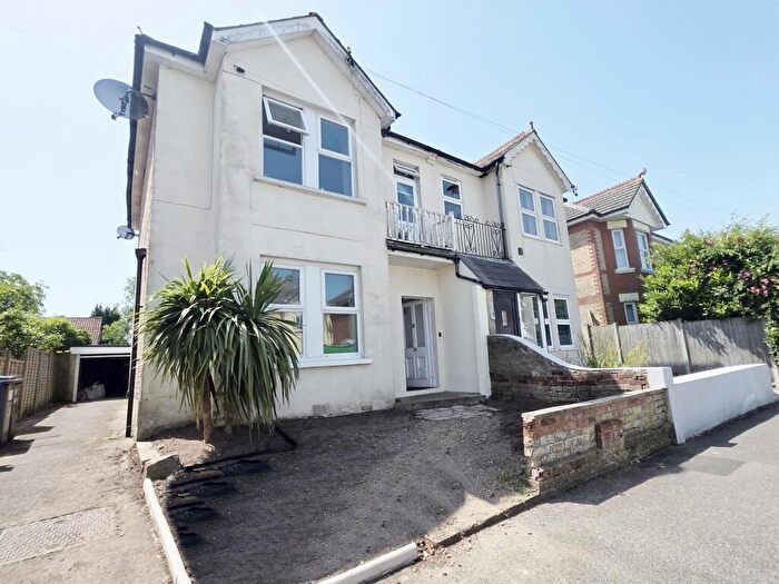 1 Bedroom Flat For Sale In Richmond Wood Road, Queens Park, Bournemouth, Dorset, BH8