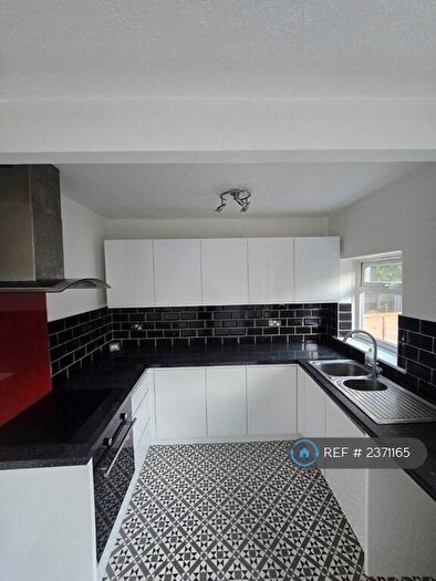 3 Bedroom Semi-Detached House To Rent In Deepdale Drive, Swinton, Manchester, M27