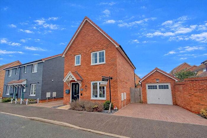 3 Bedroom Detached House For Sale In Ambrose Way, Walton On The Naze, CO14