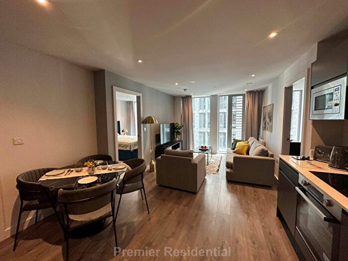 2 Bedroom Apartment To Rent In Greengate, Manchester, M3