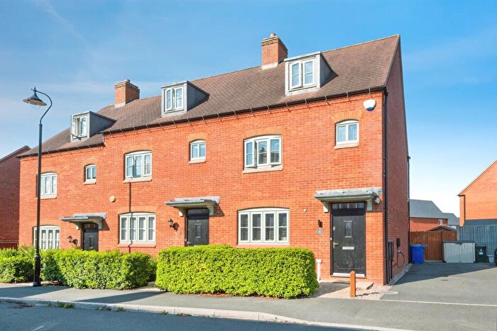 3 Bedroom Town House For Sale In Prometheus Lane, Brackley, NN13