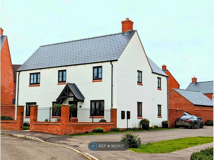 4 Bedroom Detached House To Rent In Cartmel Close, Towcester, NN12