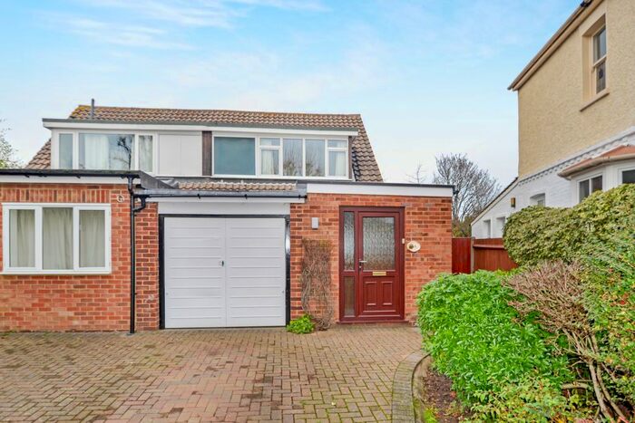 3 Bedroom Semi-Detached House To Rent In Derby Road, Surbiton, KT5