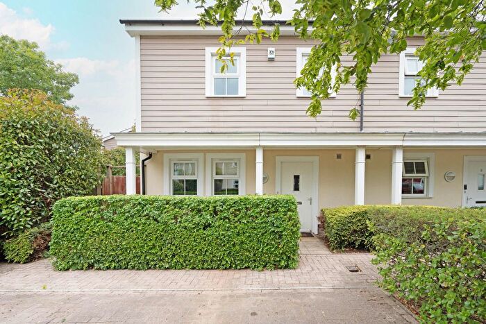 4 Bedroom End Of Terrace House For Sale In Heatherlea Grove, The Hamptons Development, Worcester Park, KT4