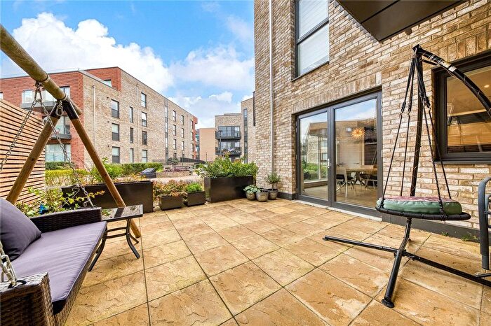 3 Bedroom Flat To Rent In Hering Road, Trumpington, Cambridge, Cambridgeshire, CB2