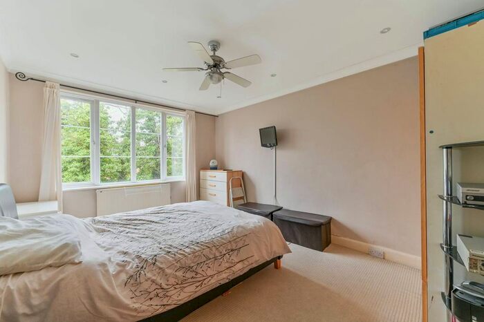 2 Bedroom Flat To Rent In Grosvenor Court, Sutton, SM2