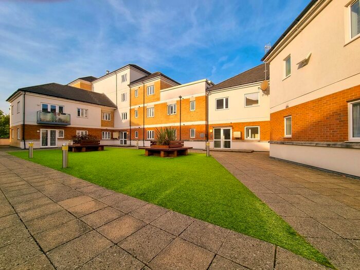 2 Bedroom Flat To Rent In Hales Court, Ley Farm Close, Nth Wat, Watford, WD25
