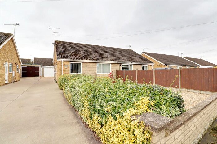 2 Bedroom Bungalow For Sale In Pinfold, Epworth, Lincolnshire, DN9