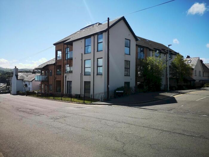 2 Bedroom Flat To Rent In Bay View Road, Pentywyn Road, Deganwy, Conwy, LL31