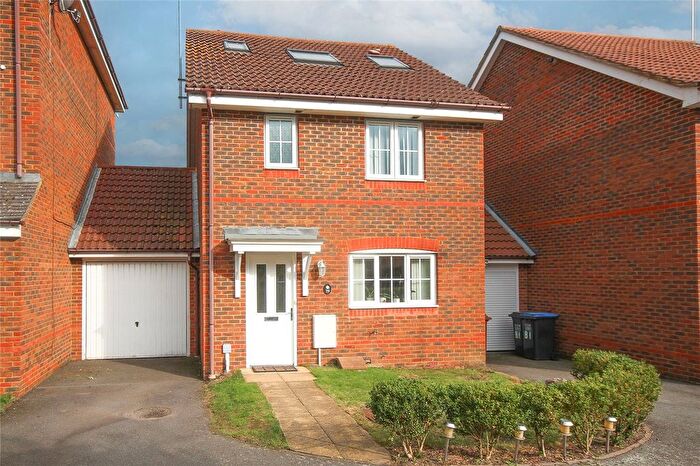 4 Bedroom Link Detached House To Rent In Campion Road, Hatfield, AL10