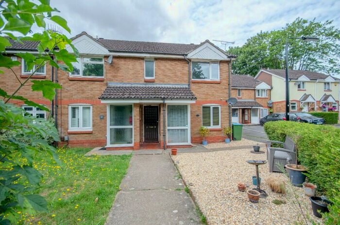 1 Bedroom Flat To Rent In Nursery Gardens, Bitterne, Southampton, SO19