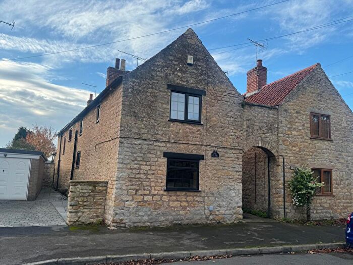 2 Bedroom Cottage For Sale In The Close, Church Lane, Carlton In Lindrick, S81