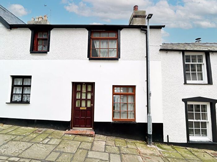 1 Bedroom Terraced House For Sale In Crown Lane, Conwy, LL32