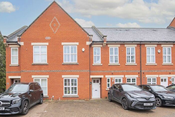 3 Bedroom Terraced House To Rent In Beningfield Drive London Colney, AL2