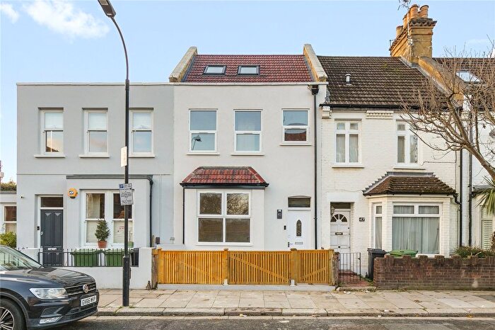 3 Bedroom Terraced House To Rent In Lefroy Road, London, W12