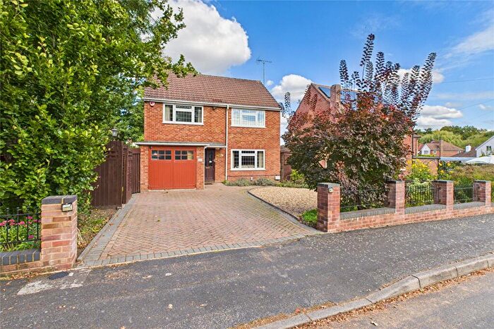 4 Bedroom Detached House For Sale In Ashley Road, Farnborough, Hampshire, GU14