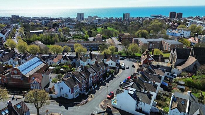 4 Bedroom Semi Detached House For Sale In St. Lukes Road, Brighton, BN2