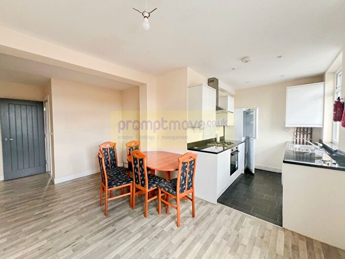 2 Bedroom Property To Rent In Ashcroft Road, Luton, LU2