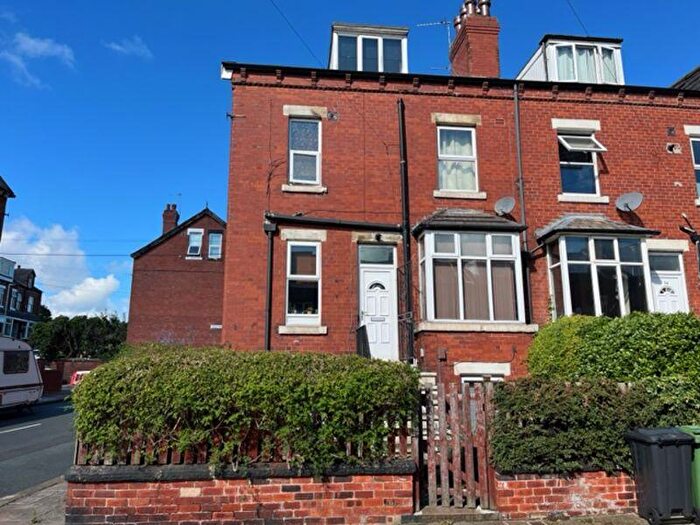 3 Bedroom Terraced House To Rent In Beechwood Mount, Leeds, LS4