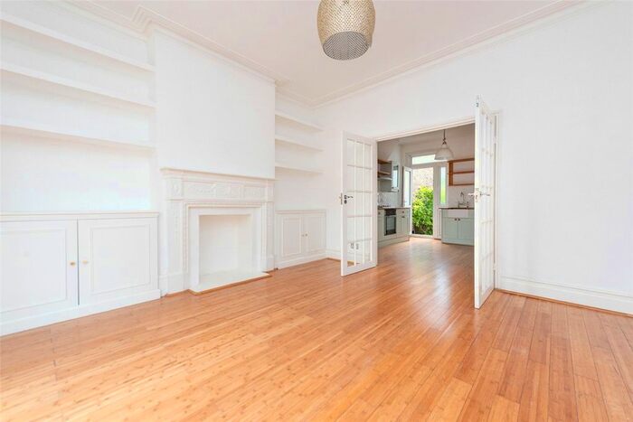2 Bedroom Flat To Rent In St Johns Avenue, London, NW10