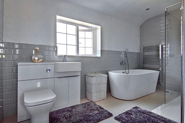 5 Bedroom Detached House For Sale In Upper Eastern Green Lane, Coventry, CV5