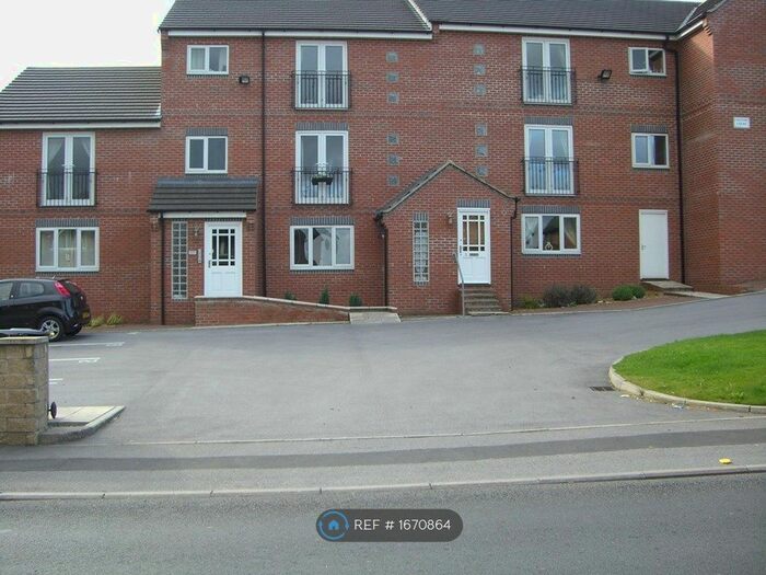 2 Bedroom Flat To Rent In Chantry Court, Morley, Leeds, LS27