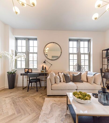 2 Bedroom Flat For Sale In Glenburnie Road, London, SW17