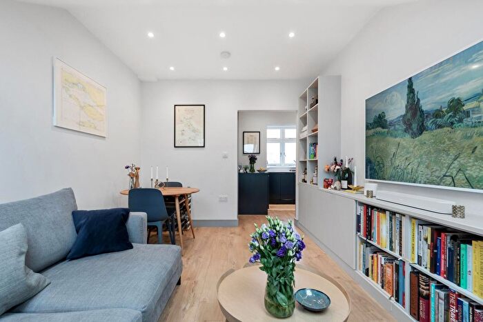 1 Bedroom Flat For Sale In Fulham Palace Road, Hammersmith, London, W6