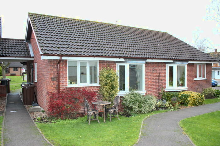 1 Bedroom Semi-Detached Bungalow To Rent In Poplar Road, Dorridge, B93