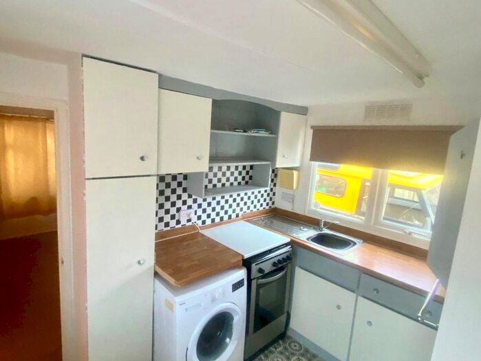 1 Bedroom Bungalow To Rent In Park Homes, Mexborough, S64