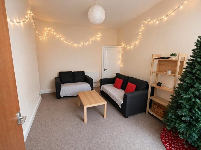 3 Bedroom Flat To Rent In Warwick Street, Newcastle Upon Tyne, NE6