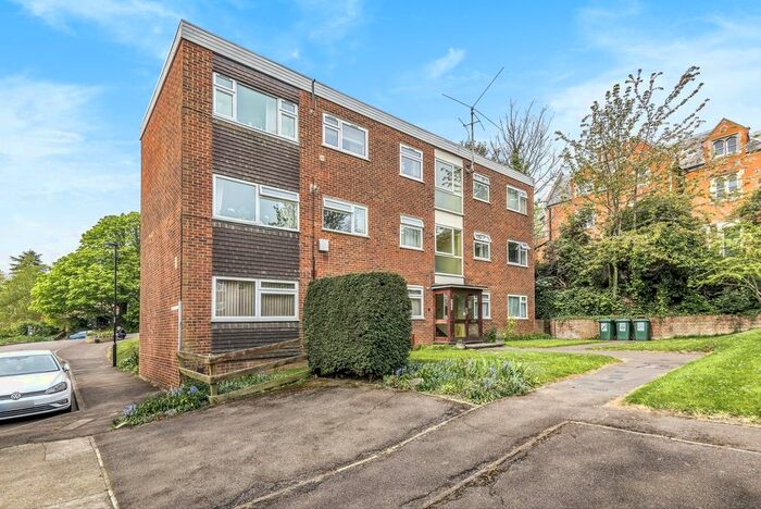 1 Bedroom Flat To Rent In Heathedge, London SE26