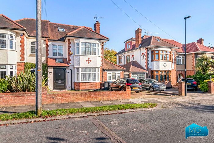4 Bedroom Semi-Detached House To Rent In Lakenheath, Southgate, London, N14