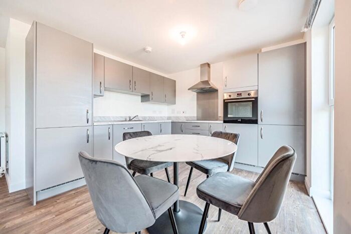 2 Bedroom Flat To Rent In Kilpatrick Grove, Edinburgh, EH6