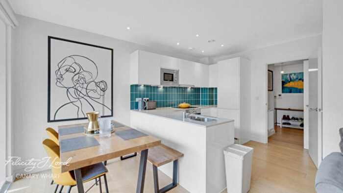2 Bedroom Apartment For Sale In Bute House, Westferry Road, London, E14