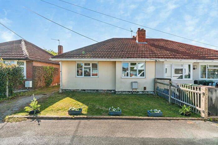 3 Bedroom Semi-Detached Bungalow For Sale In Warwick Road, Totton, Southampton, SO40