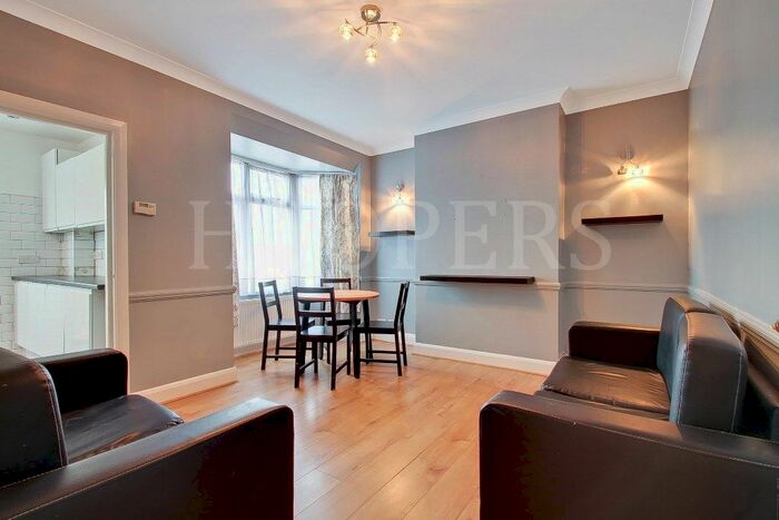 2 Bedroom Property To Rent In Neasden Lane North, London, NW10