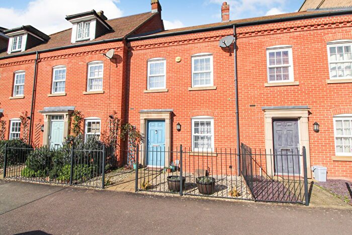 3 Bedroom Terraced House For Sale In Saxon Way, Great Denham, MK40