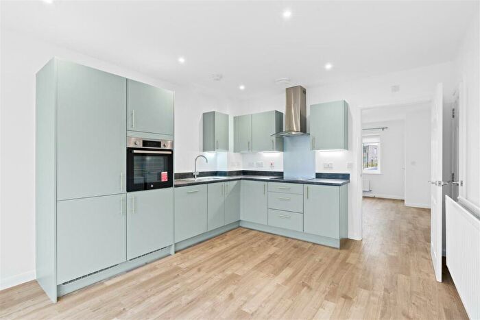 4 Bedroom Terraced House To Rent In Whitehouse, Milton Keynes, MK8