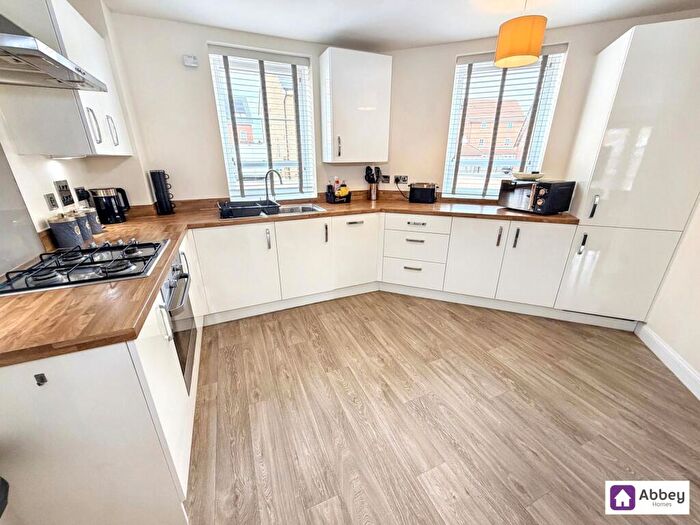 2 Bedroom Flat For Sale In Haydon Lane, Leicester, LE4