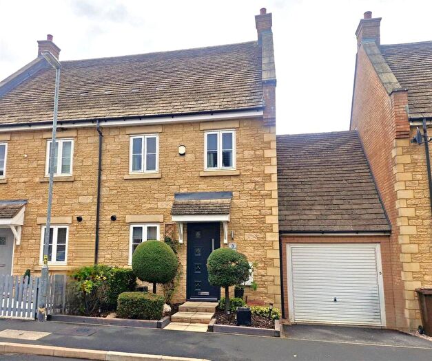 3 Bedroom Semi-Detached House For Sale In Epping Road, Corby, NN18