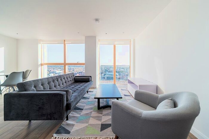 Flat To Rent In Queen Street Maidenhead, SL6