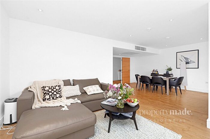 3 Bedroom Flat To Rent In Cavendish House, , Monck Street, London, SW1P