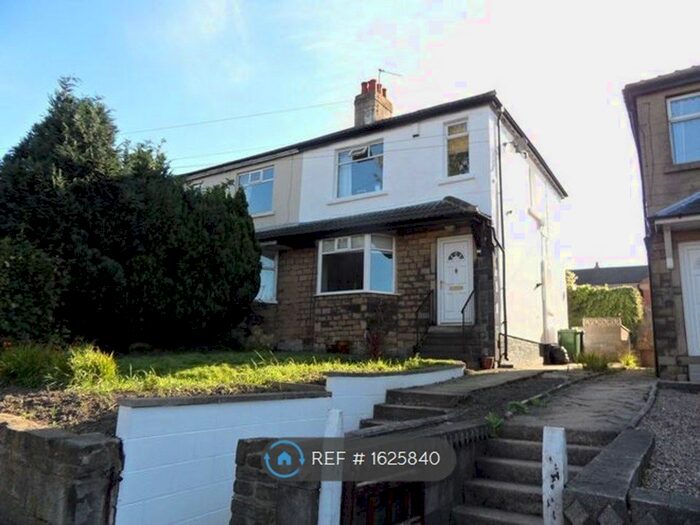 3 Bedroom Semi-Detached House To Rent In Hunsworth Lane, Cleckheaton, BD19