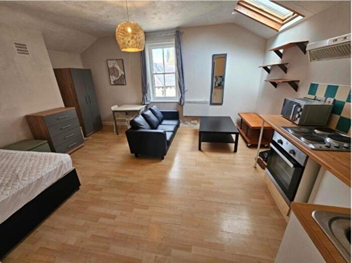 Studio To Rent In Headingley Lane, Leeds, West Yorkshire, LS6