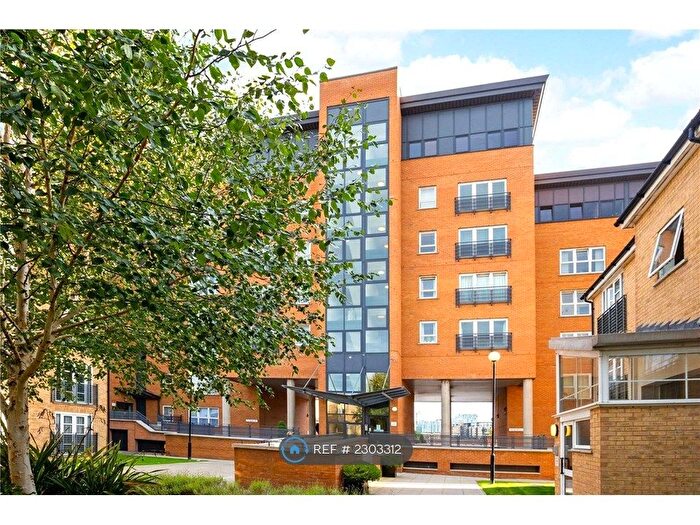 2 Bedroom Flat To Rent In Langbourne Place, London, E14