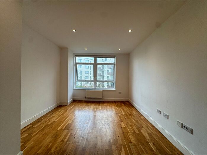 1 Bedroom Flat To Rent In Park Street, Ashford, TN24