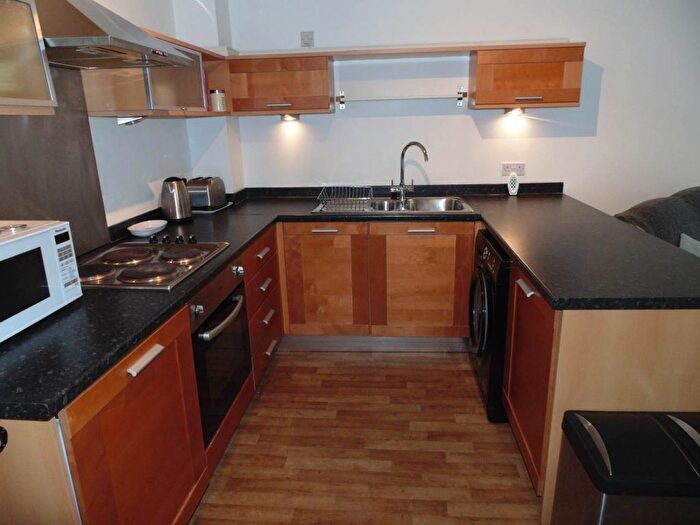 2 Bedroom Flat To Rent In Lock Keepers Court, Blackweir Terrace, Cardiff, CF10