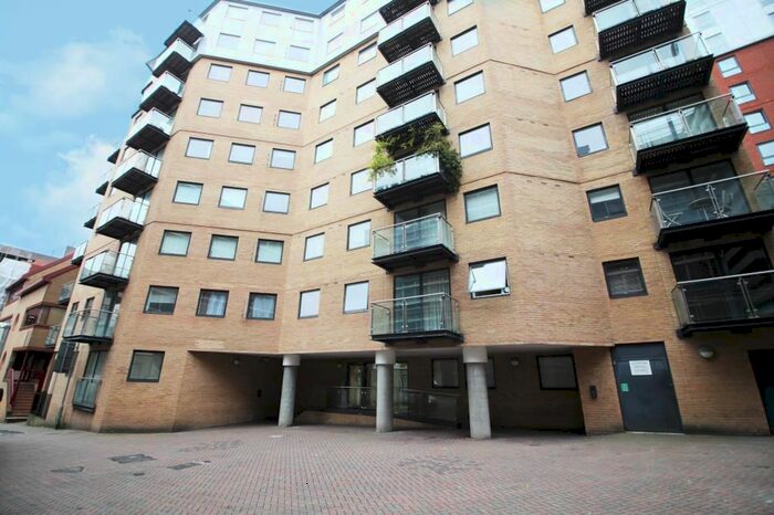 1 Bedroom Flat To Rent In Projection West, Merchants Place, Reading, Berkshire, RG1