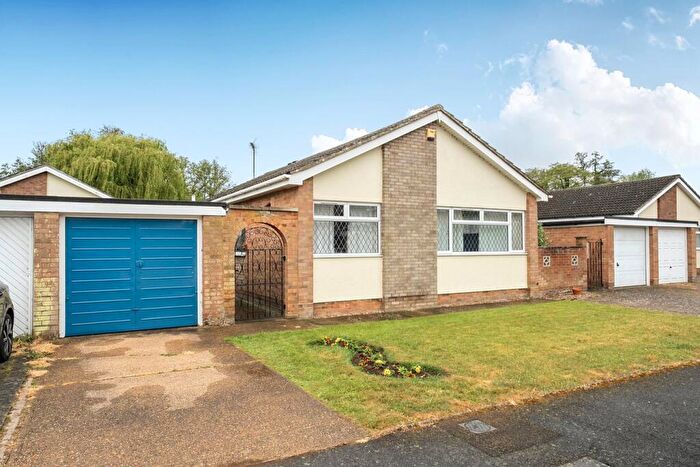 3 Bedroom Bungalow For Sale In Powells Road, Shefford, SG17